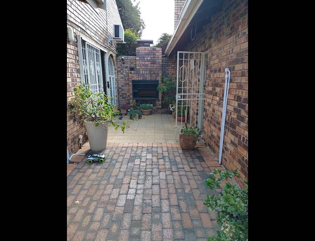 3 BEDROOM FREESTANDING FOR SALE IN BAKERTON